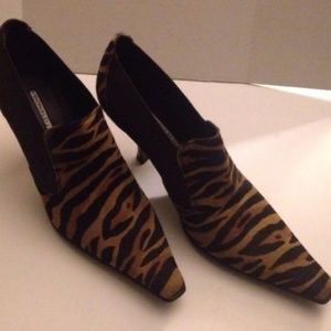 DONALD J PLINER  Medea-S4 Size 7.5M